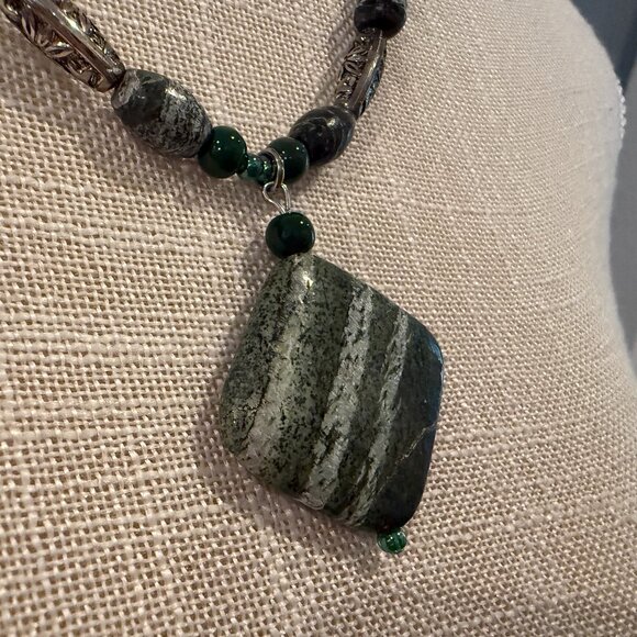Chrysotile in Serpentine Pendant Necklace - Picture 2 of 7